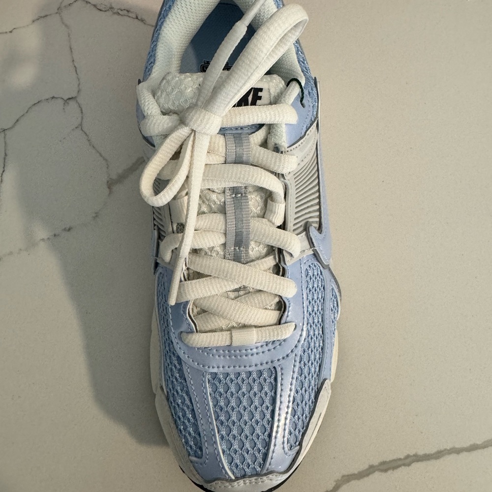 Nike Zoom Vomero 5 - Size 7 (Women’s) 5.5 (Men’s) - Picture 4 of 5